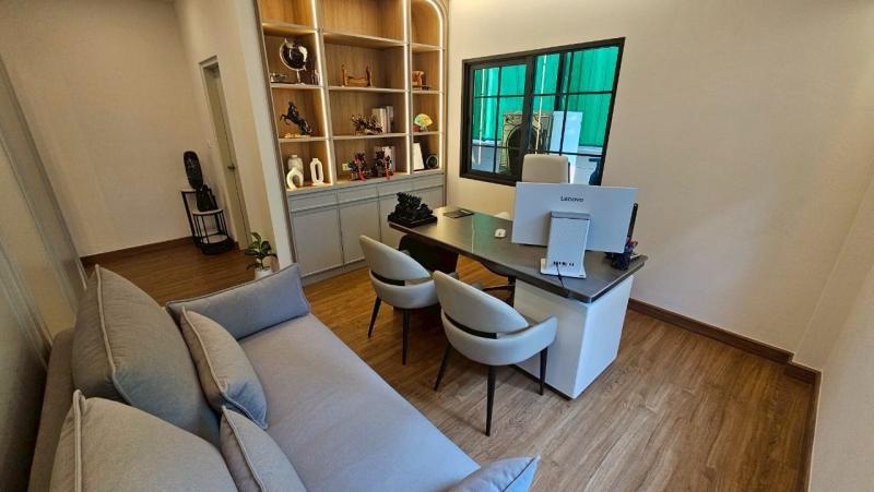 ขายบ้านหรู พร้อมอยู่ หมู่บ้าน Centro บางนา56.50 ตร.วา | พื้นที่ใช้สอยกว้างขวาง 256 ตรม. ???? 4 ห้องนอน ???? 5 ห้องน้ำ