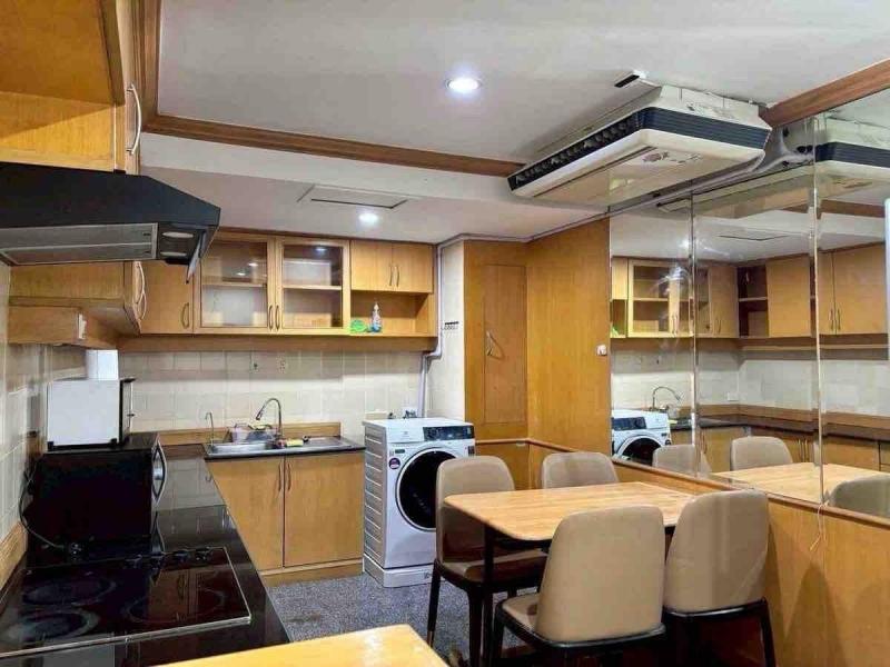 ให้เช่าคอนโดสีลมสวีท ย่านใจกลางเมืองสาทร วิวเมือง ห้องใหญ่ 110 ตรม. ใกล้ BTS เซนต์หลุยส์ ราคาเช่า 69,000 บาท