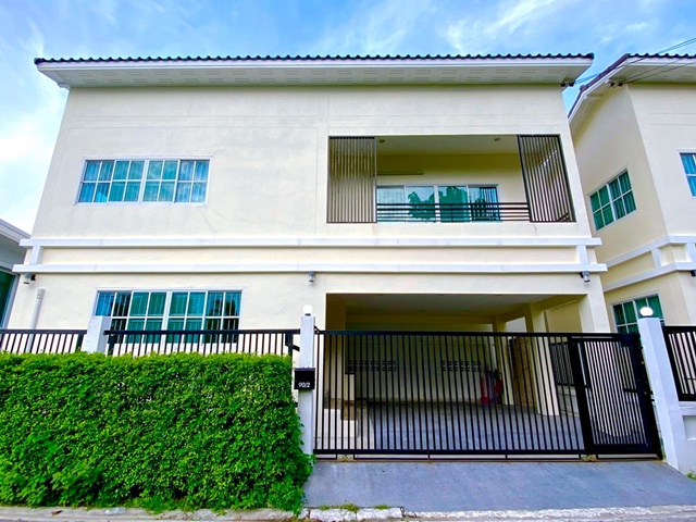 ทำเลดี 2-3นอน 2 น้ำ ให้เช่าบ้านเดี่ยว 2 ชั้น  30 ตร.วา. 120 ตร.ม.บ้านสวย รร.นานาชาติ ตลาดถนอมมิตร 2.3 กม. MRT รามอินทรา กม.4  600 ม.