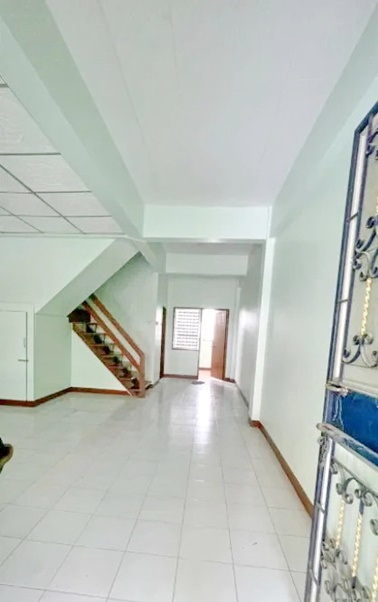 MRT หลักสอง 5.9 กม.เพชรเกษม102-112  สาย 3 ให้เช่าอาคาร 3 ชั้น 20 ตร.วา. 256 ตร.ม. ติดถนนใหญ่ รร.เลิศหล้า 900 ม.  เก็บสินค้า เย็บผ้า