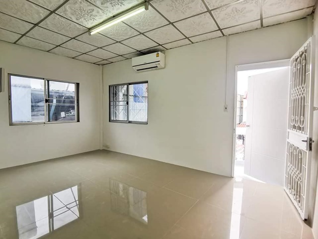 MRTท่าพระ 2กม.หัวมุม ทาวน์เฮ้าส์รีโนเวทใหม่ 22 ตร.ว.  ราชพฤกษ์ บางแวก7-16 3 นอน 2 น้ำ  BTSจรัญ13 1.5 กม.