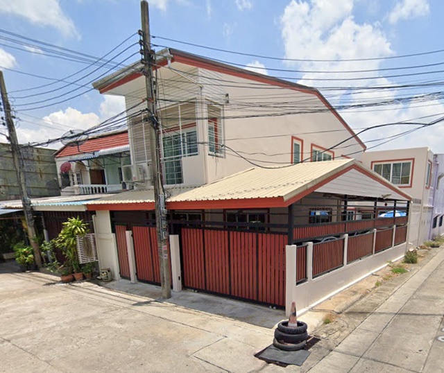 ทาวน์เฮ้าส์รีโนเวทใหม่  22 ตร.ว ราชพฤกษ์ บางแวก7-16  หัวมุม  3 นอน 2 น้ำ MRTท่าพระ 2กม. BTSจรัญ13 1.5 กม. 