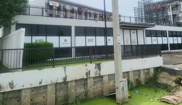 ให้เช่าโชว์รูมชั้นเดี่ยว ขนาด 224 ตารางเมตร หน้าโครงการ สัมมากร ออฟฟิศ พาร์ค