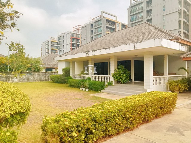 ขาย ที่ดินพร้อมบ้าน ทำเลทอง ใกล้รถไฟฟ้า เดินทางสะดวกได้หลายทาง ถ.สุขุมวิท 101/1 ซ.วชิรธรรมสาธิต 57 ใกล้ BTS ปุณณวิถี และ BTS บางจา