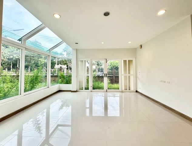 ขายบ้านเดี่ยว หลังใหญ่ แปลงมุม ศรีราชา  Casa Legend สวนเสือ TP-H1570