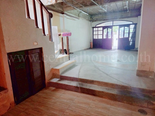 ลดราคา ทาวน์เฮ้าส์ นันทนาการ์เด้น 2 รัตนาธิเบศร์ - ท่าอิฐ ติดถนนเมน