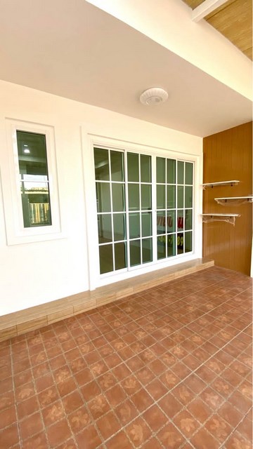 P1090 ขายทาวน์เฮ้าส์ 2 ชั้น โครงการ บ้านอยู่เจริญ ซอยลาดพร้าว 101  Baan Yoocharoen 101 ทำเลต้นซอย ถนนเมน เดินเข้าออกซอยสบายๆ