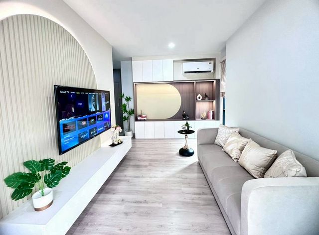 พูลวิลล่าหรู ขาย 7.95 ล้าน 50 ตรว. 4 นอน 3 น้ำ #กุลพันธ์วิลล์9 #หางดง Modern Luxury Pool Villa #แปลงมุม #Fully furnished พร้อมเข้าอยู่ได้เลย