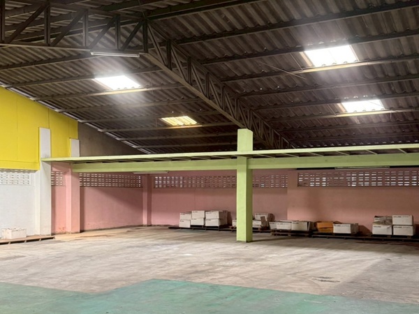 ให้เช่าอาคารโกดัง/คลังสินค้าเนื้อที่ 2-3-50 ไร่ พื้นที่ใช้สอยขนาด 1,677ตร.ม ออฟฟิศ ถนนสุขุมวิท 103 ซอยอุดมสุข ราคาเช่า 300,000 บ/ด