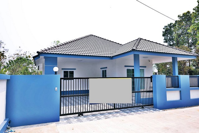 ถูกมาก! ขายต่ำกว่าประเมิน บ้านเดี่ยวสร้างใหม่72ตรว.3นอน ใกล้ รพ.สันป่าตอง  เชียงใหม่ o86-3ol-6l6lหากสนใจต้องรีบสักนิดนะคะ  ขายถูกมาก ขายต่ำกว่าราคาประเมินธนาคารหลายแสนค่ะ บ้านเดี่ยวสร้างใหม่ อุปกรณ์วัสดุในบ้านใหม่เอี่ยมทั้งหลัง อยู่ในชุมชน ใกล้โรงพยาบาลสันป่าตอง ใกล้ตลาด สวนสาธารณะ ปั๊มน้ำมัน ในระยะ 1-2 กม.เท่านั้นพิกัด หนองสะเรียม  ต.ยุหว่า อ.สันป่าตอง จังหวัดเชี