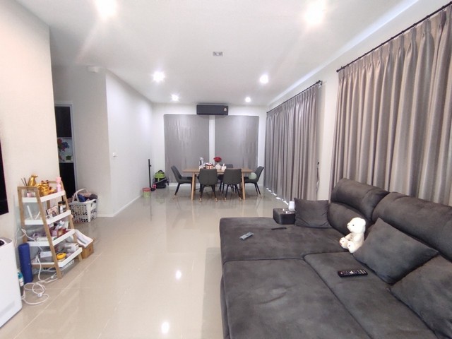 บ้าน บ้านเดี่ยว Grandio บางแค หลักสอง 8900000 thb 4 ห้องนอน 4 Bathroom พื้นที่ =  55 ตร.ว.   ทำเลคุณภาพ บ้านเดี่ยวหรูใกล้ MRT หลักสอง และเดอะมอลล์บางแค