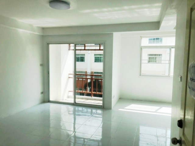 คอนโด. คชา ปุรี คอนโดมิเนียม 32 ตร.ม. 1 นอน 880000 BAHT. ใกล้ เซ็นทรัลเวสต์วิลล์, SRT ตลิ่งชัน ราคาสุดคุ้ม