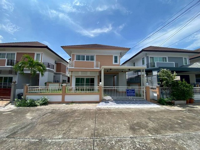 TEL:088-559 5199 คุณเอLine:https://line.me/ti/p/C0eGe0whLXขายบ้านเดี่ยวหมู่บ้านธารดารา รีโนเวทใหม่พิกัด : ศรีราชา ชลบุรีราคาขาย 3,590,000 บาทค่าธรรมเนียมโอน คนละครึ่งเนื้อที่ขนาด 50 ตารางวา3 ห้องนอน 3 ห้องน้ำ 1 ครัว1 ห้องโถง1-2 ที่จอดรถสถานที่ใกล้เคียง- ตลาดศรีราชา และตลาดสดในพื้นที่- เซ็นทรัลพลาซ่า ศรีราชา- โรงพยาบาลพญาไท ศรีราชา- โรงเรียนอัสสัมชัญ ศรีราชา- นิคมอุตสาหกรรมเครือสหพัฒน์ และนิคมแหลมฉบั