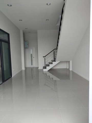 ขายสำนักงานพร้อมโกดัง 72.1 ตร.ว 450 ตร.ม ย่านบางใหญ่ นนทบุรี ซอยกัตนา 