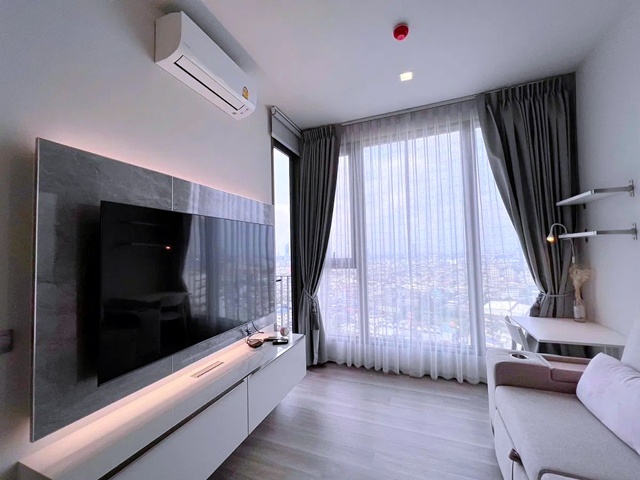 เครื่องใช้ไฟฟ้าครบ BTS สะพานตากสิน 1กม. ให้เช่า คอนโด 46ตร.ม. Rhythm Charoenkrung Pavilion ชั้นที่23  รร.นานาชาติโชรส์เบอรี่ 500 ม. 