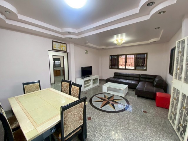 ให้เช่า บ้านเดี่ยว 2 ชั้น ใกล้สี่แยกบ้านเลื่อม (บ้านอยู่นอกโครงการ)  อุดรธานี