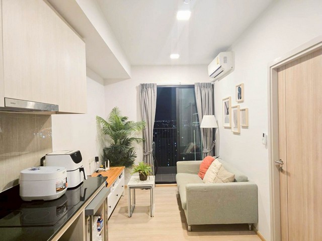 ให้เช่า | Unio H Tiwanon (ยูนิโอ เอช ติวานนท์)ชั้น 23 วิวเมือง ติด MRT แยกติวานนท์ค่าเช่า 12,000 บาท/เดือน (เฟอร์นิเจอร์ครบ พร้อมเข้าอยู่ทันที!)จุดเด่นสุดคุ้ม:ชั้นสูง วิวโล่ง ไม่โดนบัง ลมดีห้องใหม่ สะอาด เฟอร์นิเจอร์ + เครื่องใช้ไฟฟ้าครบแอร์ 2 ตัว | ทีวี | ตู้เย็น | ไมโครเวฟ | เครื่องซักผ้าเดินเพียง 1 นาทีถึง MRT แยกติวานนท์ใกล้แหล่งของกิน คาเฟ่ ห้าง และทางด่วนพื้นที่ใช้สอย 32.52 ตร.ม.1 ห้อง