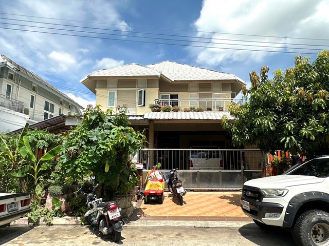  ขายบ้าน 2 ชั้น พร้อมอยู่ ม.สิริวลัย รังสิต-นครนายก คลอง 1พื้นที่กว้าง 69.1 ตร.ว ต่อเติมครบ พร้อมเข้าอยู่ ทำเลดี เดินทางสะดวก ที่ตั้ง: หมู่บ้านสิริวลัย ถ.รังสิต-นครนายก คลอง 1 ธัญบุรี ปทุมธานี รายละเอียดบ้านเนื้อที่ 69.1 ตร.วาพื้นที่ใช้สอยประมาณ 300 ตร.ม4 ห้องนอน2 ห้องน้ำจอดรถได้ 2 คันต่อเติมพร้อมอยู่สิ่งอำนวยความสะดวกในโครงการรปภ. 24 ชม.กล้องวงจรปิด CCTVสระว่ายน้ำฟิตเนสสนาม