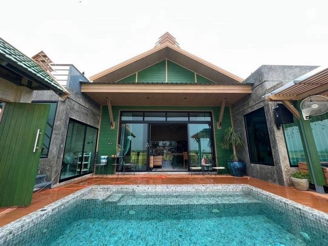 ให้เช่า 75,000 บาท/เดือน ขาย 15.9 ล้าน #พูลวิลล่าอำเภอเมือง #สันผีเสื้อ 300 ตรว. ยกระดับ ตกแต่ง ทันสมัย วิวเขา ทุ่งนา สามารถทำAirbnb ได้