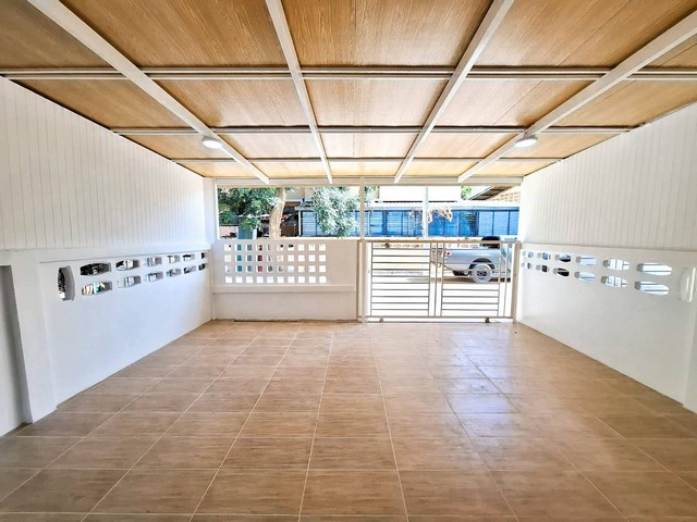 บ้านมินิมอล 2 ชั้น 30 ตารางวา ตรงข้าม เซเว่น ปตท กรอกยายชา ผ่อนเพียงเดือนละ 6000 บาท