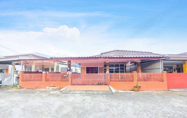 หมู่บ้านพัฒธา ถนนหลักติดซอยทางเข้าห้างโรบินสันบ้านฉาง ผ่อนเพียงเดือนละ 6000 บาท