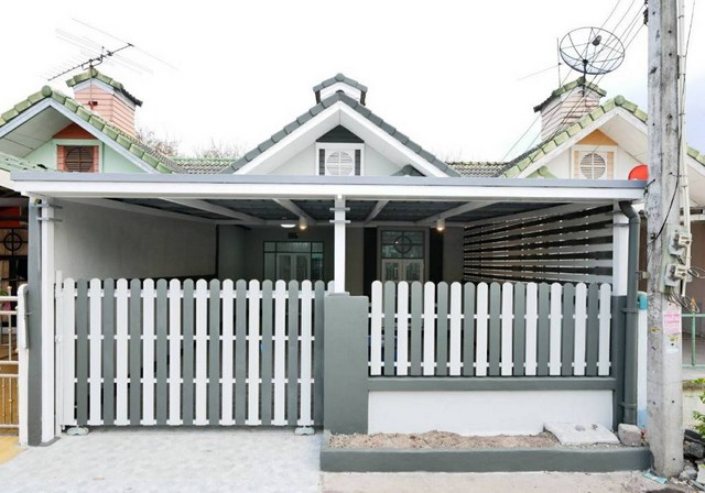 ใกล้ ห้าง ck พลาซ่า บ้านอยู่ติดกับ รร ปลวกแดงพิทยาคม ผ่อนเพียงเดือนล่ะ 4000 บาท