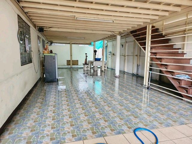 MRTโชคชัย 4 3กม.รร.สตรีวิทยา2 1.2 กม.ให้เช่าโกดัง ออฟฟิศ 3 ชั้น+ชั้นลอย 198 ตร.วา. 1,176 ตร.ม ซ.นาคนิวาส 49-53