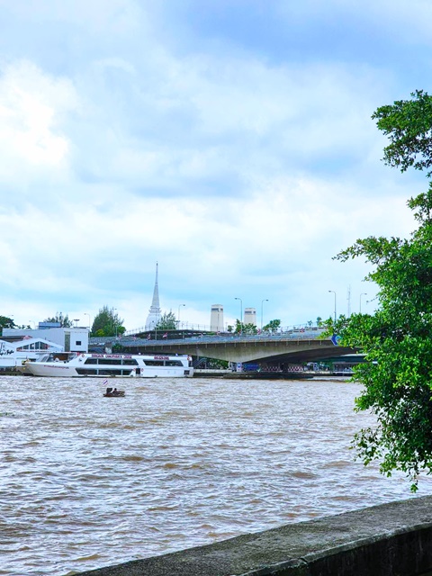 ติดริมแม่น้ำเจ้าพระยา 3-8คูหา ให้เช่าอาคาร Hostel 5ชั้น ทรงวาด เยาวราช  ร้านอาาหาร  MRTสามยอด 700ม.  Stand Alone 2,000ตรม. 80-200ตรว.