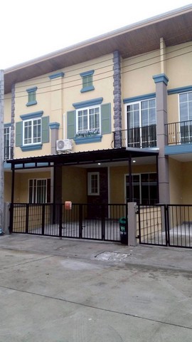 ให้เช่าทาวเฮ้าส์ 2 ชั้น หมู่บ้านโกลเดนทาวน์ 2 อ่อนนุช65  แขวงประเวศ เขตประเวศ กรุงเทพมหานคร