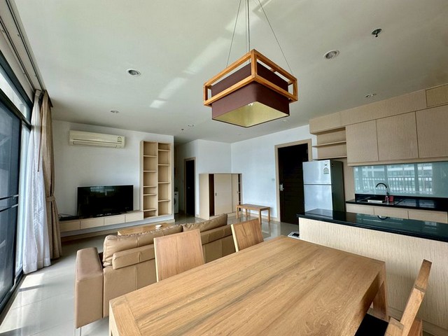 TEL:088-559 5199 คุณเอLine:https://line.me/ti/p/C0eGe0whLXให้เช่า ซันทารา คอนโด ศรีราชา – วิวสระว่ายน้ำ & วิวภูเขา-เมืองทำเลทอง ใกล้ห้างอิออน และโรบินสัน ศรีราชาราคาเช่า 25,000 บาท/เดือนมัดจำ 2 เดือน / ล่วงหน้า 1 เดือนขนาดห้อง 64 ตร.ม.1 ห้องนอน | 1 ห้องน้ำชั้น 10 | ระเบียงกว้าง | แต่งครบสไตล์ญี่ปุ่น พร้อมเข้าอยู่ทันทีจุดเด่นห้อง- วิวสระว่ายน้ำ + วิวภูเขาและเมือง- เฟอร์นิเจอร์ครบ พร้อมเครื่องใช้ไฟฟ้า:- ทีวี 2 