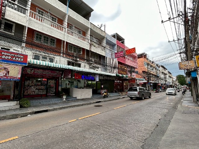 ขายอาคารพาณิชย์ 5 ชั้นรวมดาดฟ้า เนื้อที่ 16 ตารางวา ทำเลทอง สำหรับค้าขาย