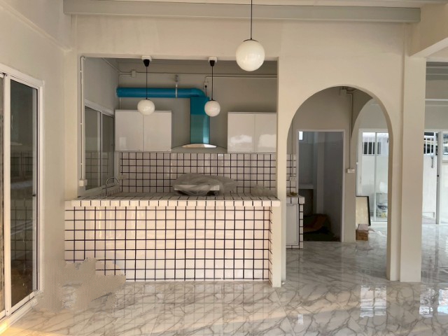 ให้เช่าบ้านเดี่ยว2ชั้นรีโนเวทใหม่ ถนน สุธิสาร แอร์4เครื่อง มี3ห้องนอน3ห้องน้ำ ราคาเช่า65,000บาทใกล้MRTสุทธิสาร