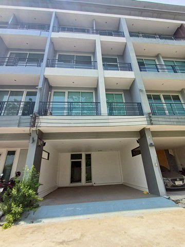 ให้เช่าโฮมออฟฟิต 4 ชั้น 300 ตร.ม. ย่านรามอินทรา 93 ใกล้แฟชั่นไอแลนส์ MRTวงแหวนรามอินทรา