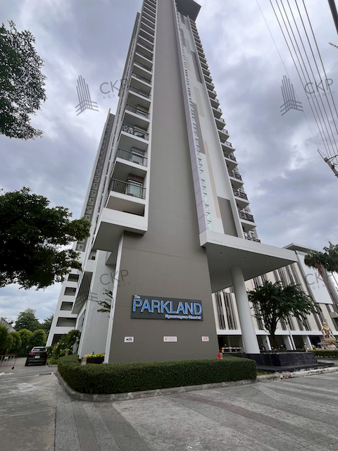 ขาย คอนโด เดอะพาร์คแลนด์ งามวงศ์วาน-แคราย ขายถูกต่ำกว่าราคาประเมิน ขายพร้อมผู้เช่า ใกล้รถไฟฟ้าสายสีชมพูและสีม่วง ต.ตลาดขวัญ อ.เมือง นนทบุรี สนใจติดต่อสอบถามได้ค่ะรายละเอียด (Description)- ขนาด 30.79 ตร.ม.- อยู่ชั้นที่ 14 อาคาร 1- 1 ห้องนอน 1 ห้องน้ำ- เครื่องปรับอากาศ 2 เครื่องการเดินทาง - ถนนติวานนท์  110 เมตร- ถนนงามวงศ์วาน  200 เมตร- MRT แคราย  400 เมตร- MRT ศูนย์ราชการนนทบุรี  1 กิโลเมตร- ถนนเ