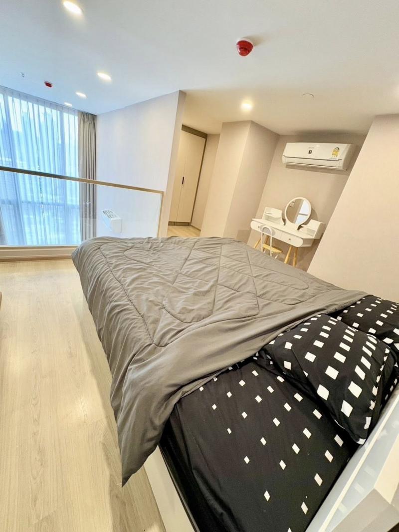 Life Rama 4 Asoke safe spacious peaceful 34th floor Klong Toei MRT