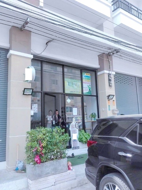 เซียร์ รังสิต 3.5 กม. ร้านชา กาแฟ ร้านอาหาร 1 แอร์  ลําลูกกา คลอง 2 BTS คูคต 2.1 กม.ให้เช่าอาคารร้านค้า ชั้นล่าง 50 ตร.ม. 1 นอน 1 น้ำ 