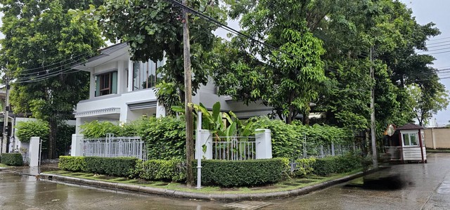 ปล่อยเช่า บ้านเดี่ยว 2 ชั้น (หลังมุม) บรรยากาศส่วนตัว โครงการเศรษฐสิริ บางนา–วงแหวน