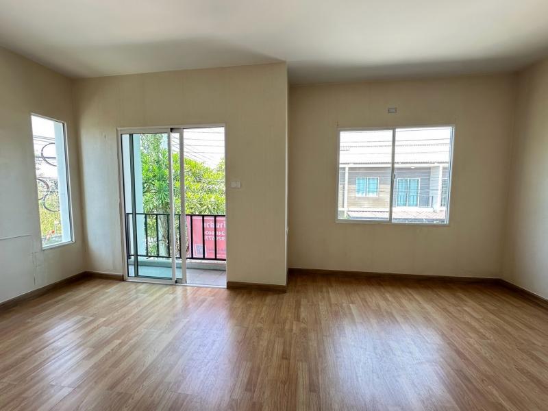 ขายทาวน์เฮ้าส์มือสอง อำเภอบางพลี จังหวัดสมุทรปราการ โครงการ เดอะคัลเลอร์ บางนา-วงแหวน (หลังมุม)