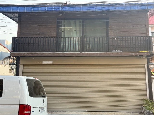 ขายทาวน์เฮ้าส์ 2 ชั้น ทำเลดี หลังริม เนื้อที่ 20 ตารางวา 4นอน 2น้ำ มีพื้นที่จอดรถด้านข้าง