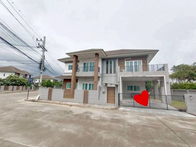 ขาย 9.9 ล้าน #แสนสราญ2 โมดชิค #หางดง 124 ตรว. บ้านเดี่ยวหลังใหญ่ #แปลงมุม บรรยากาศโปร่ง โล่ง สบาย ทำเลดี #ใกล้โรงเรียนนานาชาติหลายแห่ง