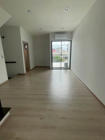 ให้เช่าโฮมออฟฟิศ4ชั้น230ตร.ม.ย่านนวมินทร์รามอินทราเกษตร-นวมินทร์ติดถนนนวมินทร์ใกล้ทางด่วน