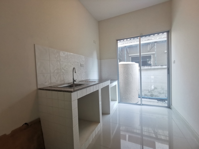 ขาย ทาวน์โฮม 3 ชั้น วิสต้า ปาร์ค พระราม 2 ฝั่งทิศเหนือ หน้าบ้านโล่ง หลังเซ็นทรัลพระราม2