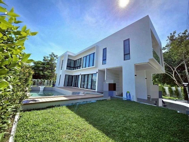 พูลวิลล่าสุดหรูหลังใหญ่ เนื้อที่กว้าง ตกแต่งครบ ดอยสะเก็ด