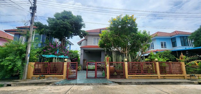 บ้าน -  พท. 0 Rai 0 Ngan 67 ตร.ว. 2190000 - ไม่ไกลจาก ใกล้เทสโก้โลตัสโรจนะ นิคมอุตสาหกรรมโรจนะ 1, 2 และ 3 โรงพยาบาลราชธานี โรงเรียนเซนต์แมรี่ ตลาดจอมพล ป. การเดินทางสะดวก เข้า-ออก ได้หลายเส้นทาง ทั้งทางถนนโรจนะ ถนนพหลโยธิน ถนนสายเอเชีย พร้อมให้คุณเป็