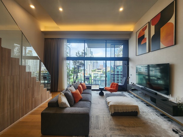 Bright  Stylish 3BR Duplex  Low Floor, Double Height Living Room, Fully Furnished in Sukhumvit 31