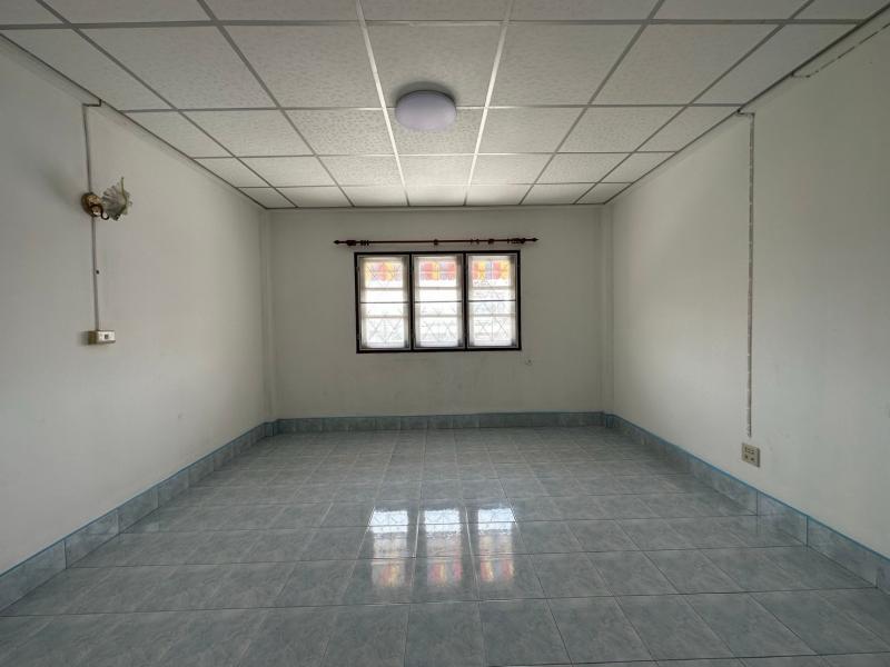 ขายตึกแถว 3 ชั้น ทำเลค้าขาย เมืองชลบุรี ซอยฑีฆามารค ใกล้ สโมสรฟุตซอลชลบุรีบลูเวฟ