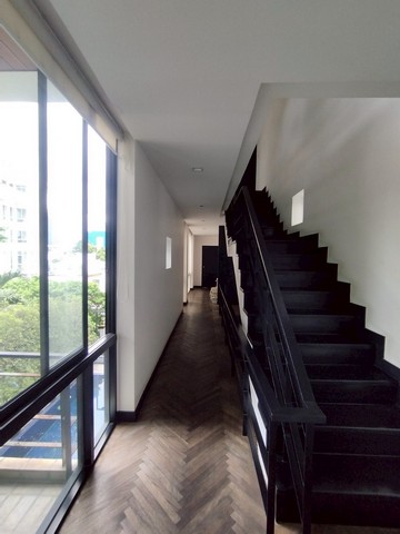 ให้เช่าพูลวิลล่า 4 ชั้น 750 ตรม. ย่านอารีย์ พญาไท เหมาะพักอาศัยหรือโฮมออฟฟิศ ใกล้ BTS อารีย์