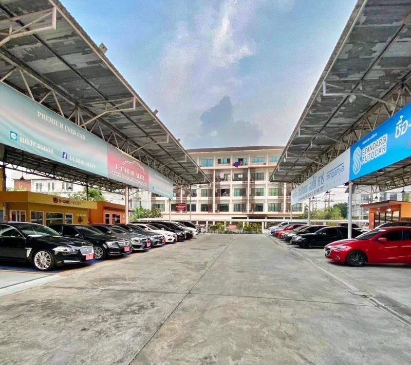 ให้เช่าเต็นท์รถ ไม่มีค่าเซ้ง ปากซอยลาซาล 53 พื้นที่ 200ตรม. พร้อมออฟฟิศ  ห้องน้ำส่วนตัว