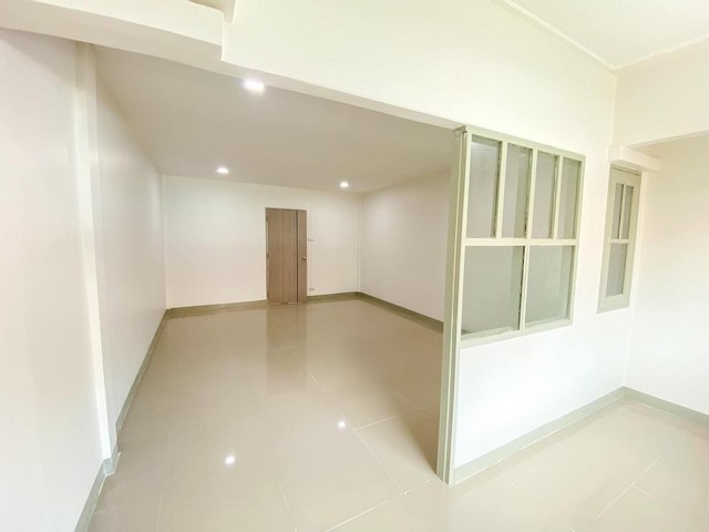 หมู่บ้านเทพมงคล ซอยเทคโนแหลมทอง ต.บางหลวง อ.เมือง จ.ปทุมธานี