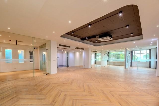 ให้เช่าอาคารสำนักงาน ย่านทาวน์อินทาวน์ ถนนศรีวรา เขตวังทองหลาง